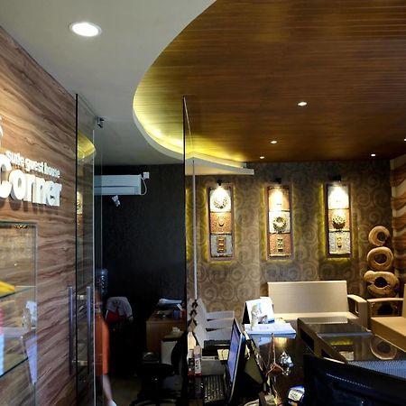 De'Corner Guest House Malang Ngoại thất bức ảnh
