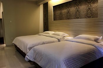 De'Corner Guest House Malang Ngoại thất bức ảnh