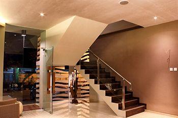 De'Corner Guest House Malang Ngoại thất bức ảnh
