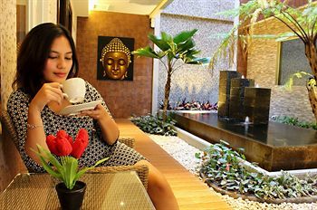 De'Corner Guest House Malang Ngoại thất bức ảnh
